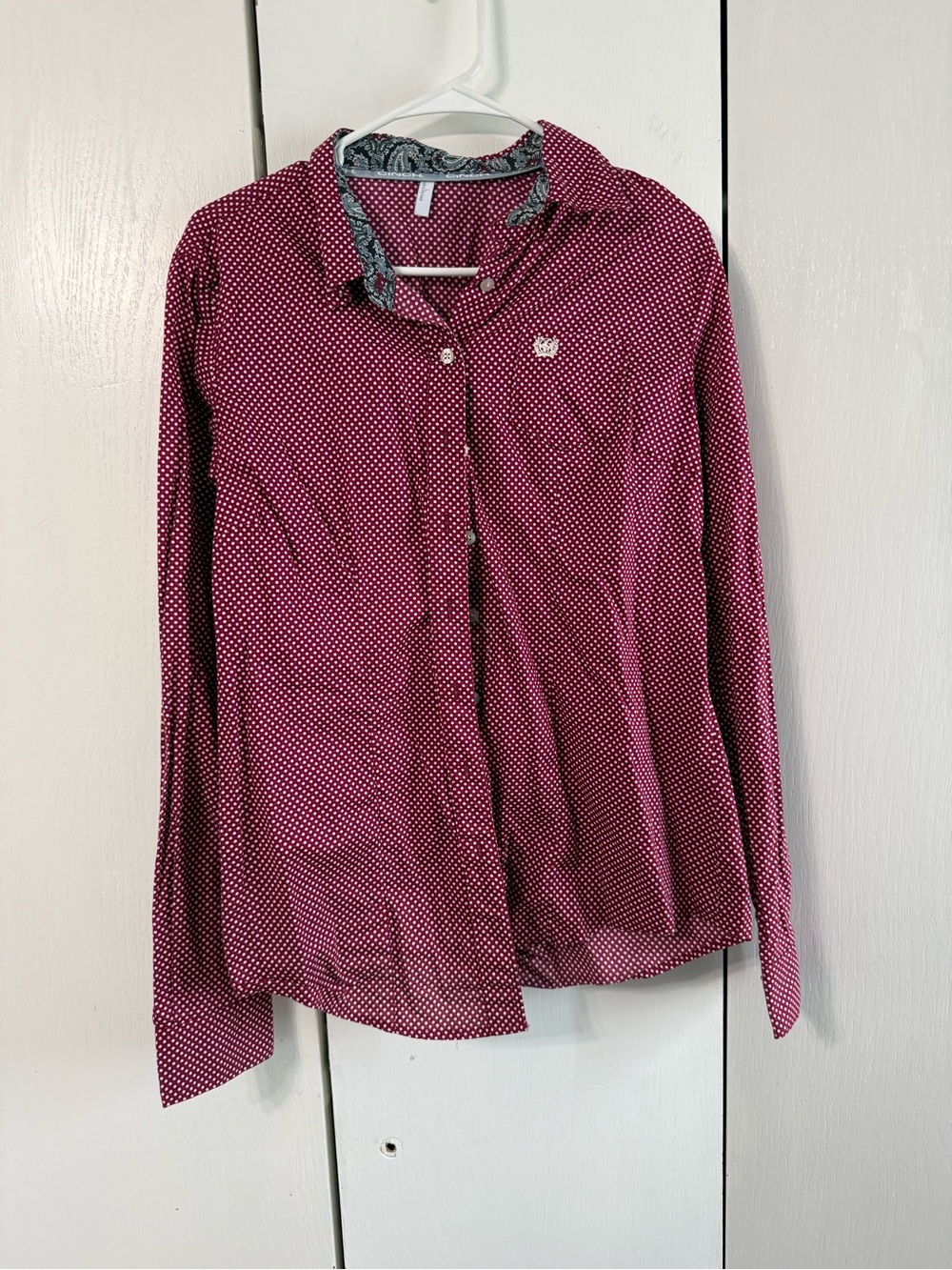 Cinch Women's Button-Down Shirt in Burgundy with White Dots